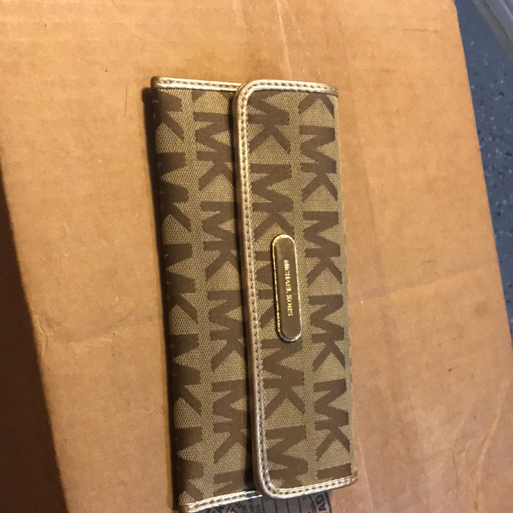 Small mk wallet